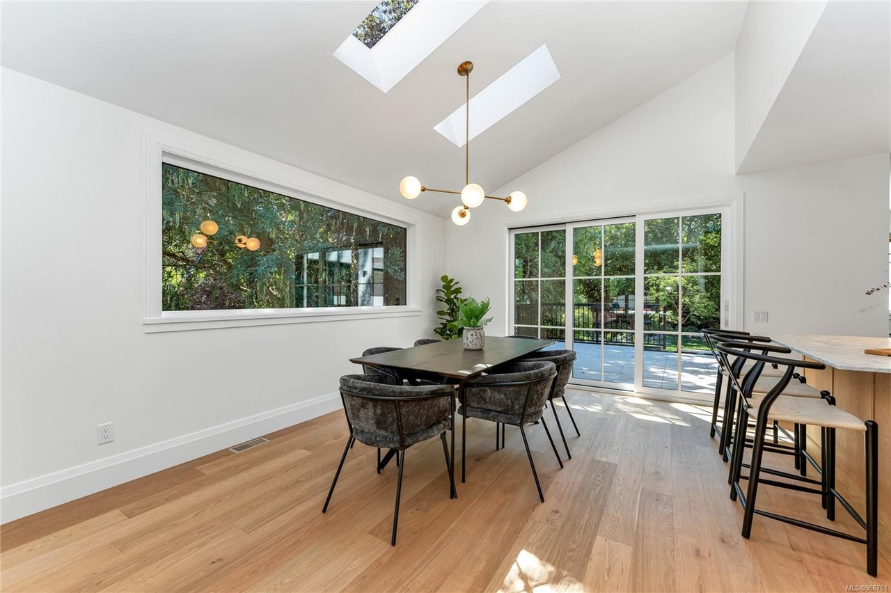 736 Falkland Rd, Oak Bay