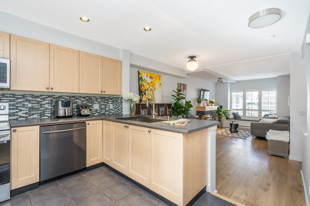 37-15168 36 Ave