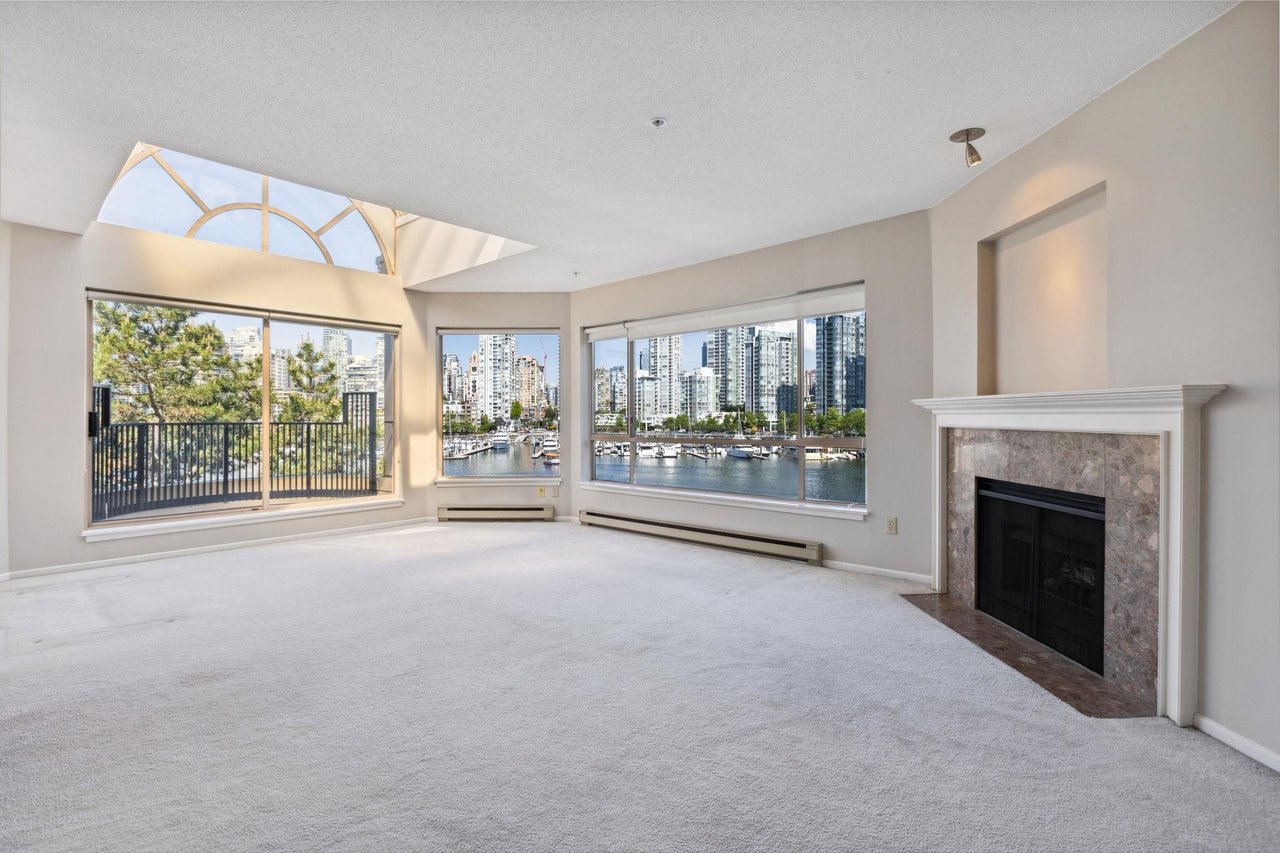 PH2-1859 Spyglass Pl