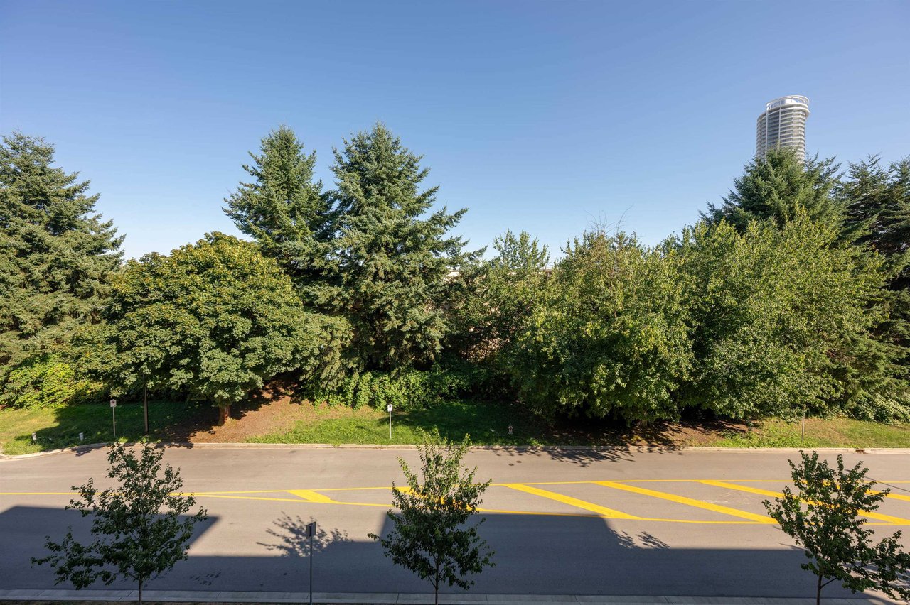 412-7588 16th St