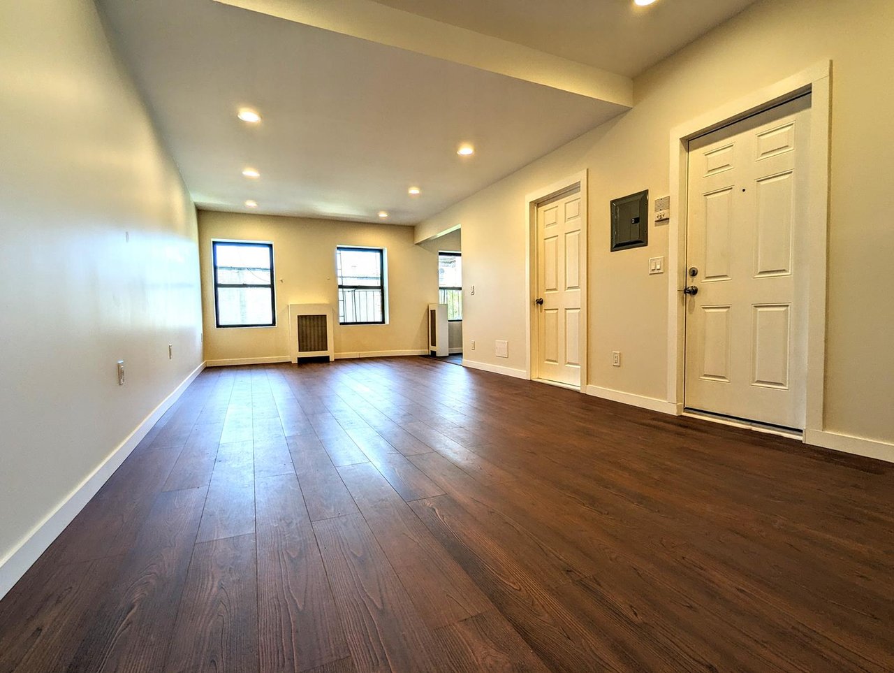 343 Pleasant Avenue, Apt 3