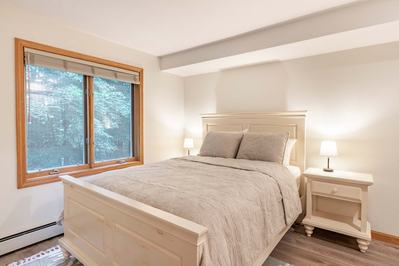 4 bedroom + Loft Forest Ridge Town Home for Ski Season