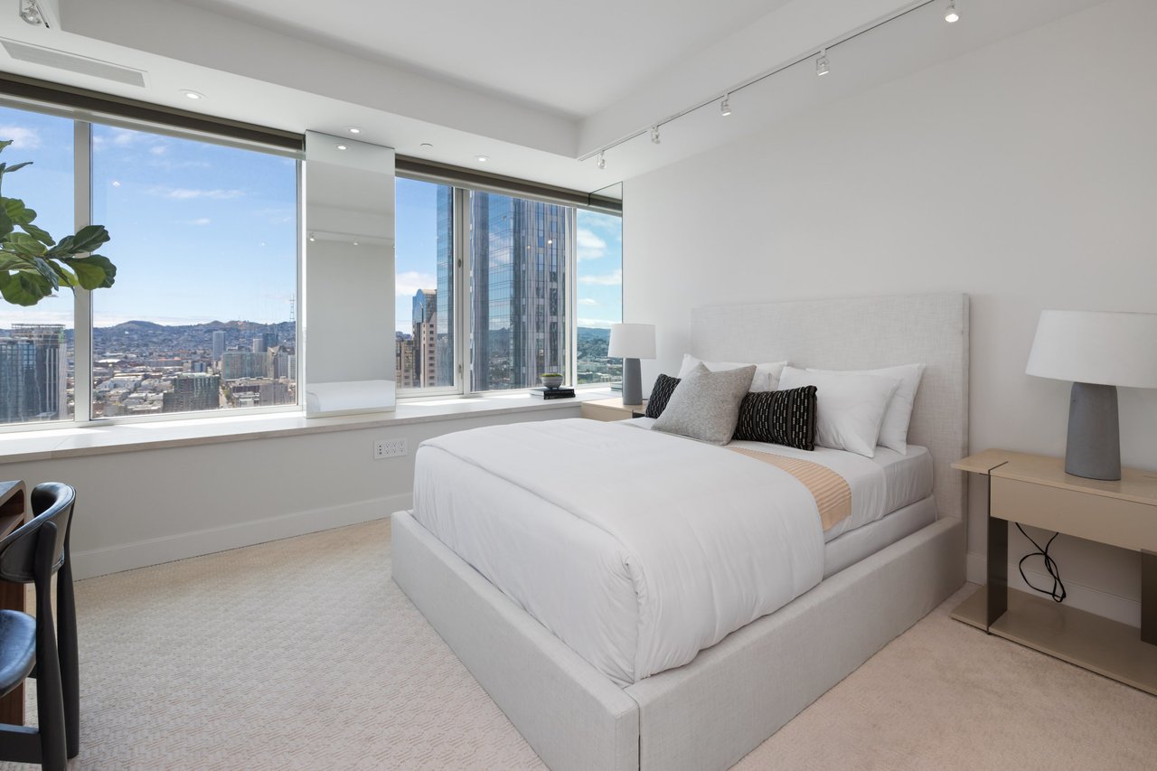 St Regis Residence 32C