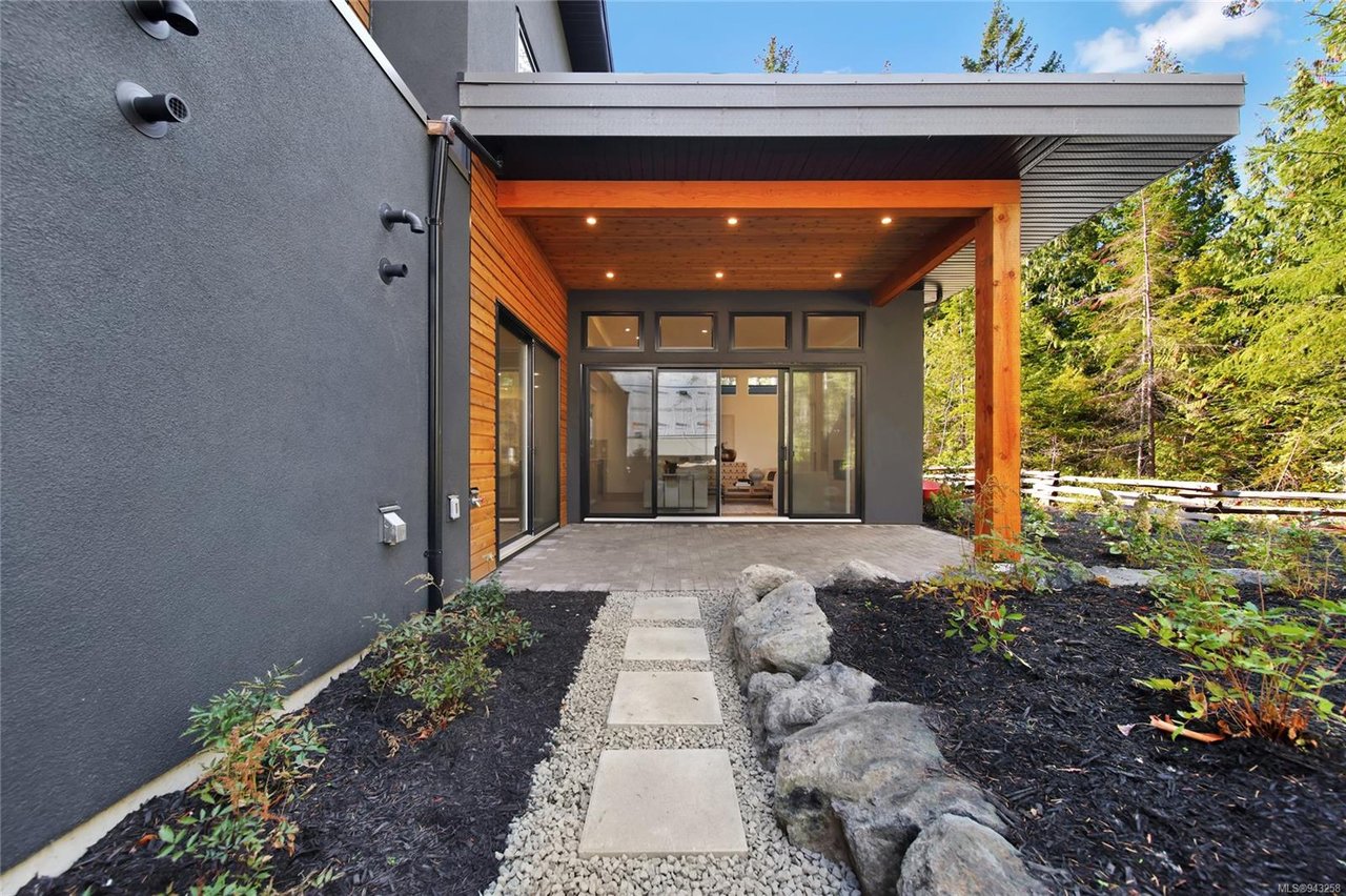 3905 Olympian Wy