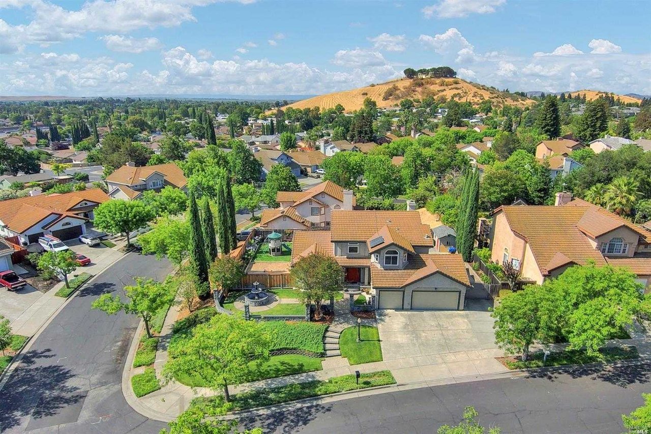 2811 Silver Fox Circle