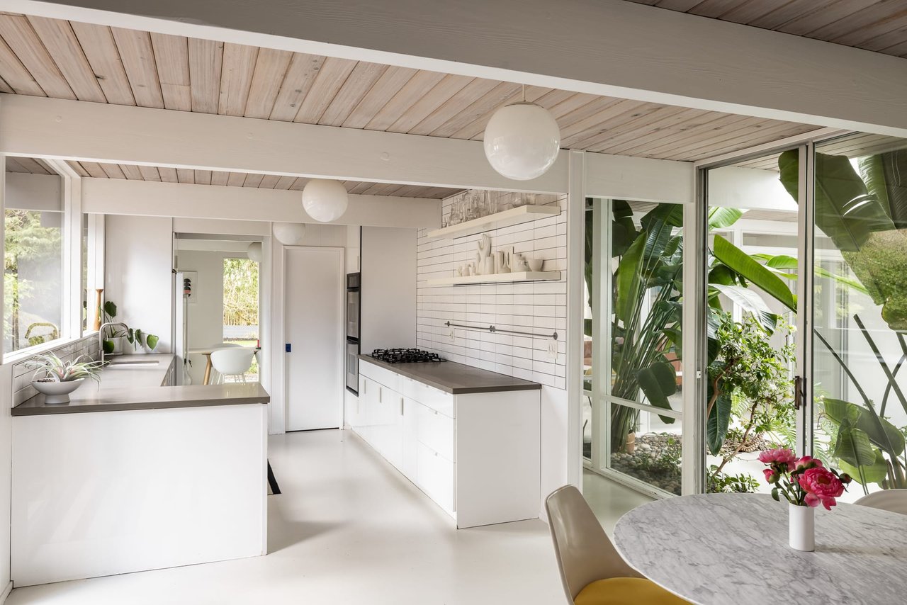 Rummer Dream House in Vista Brook