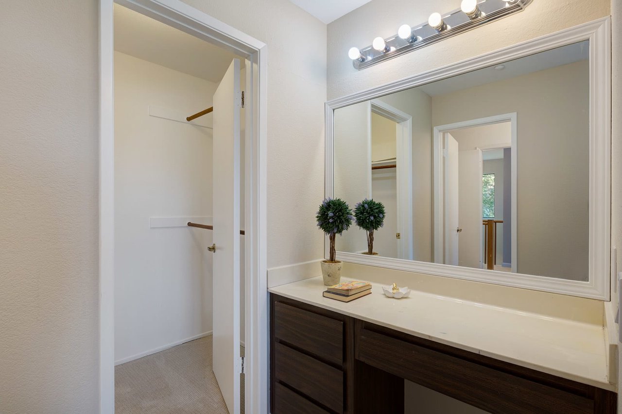 21 Lakeview Court, Novato