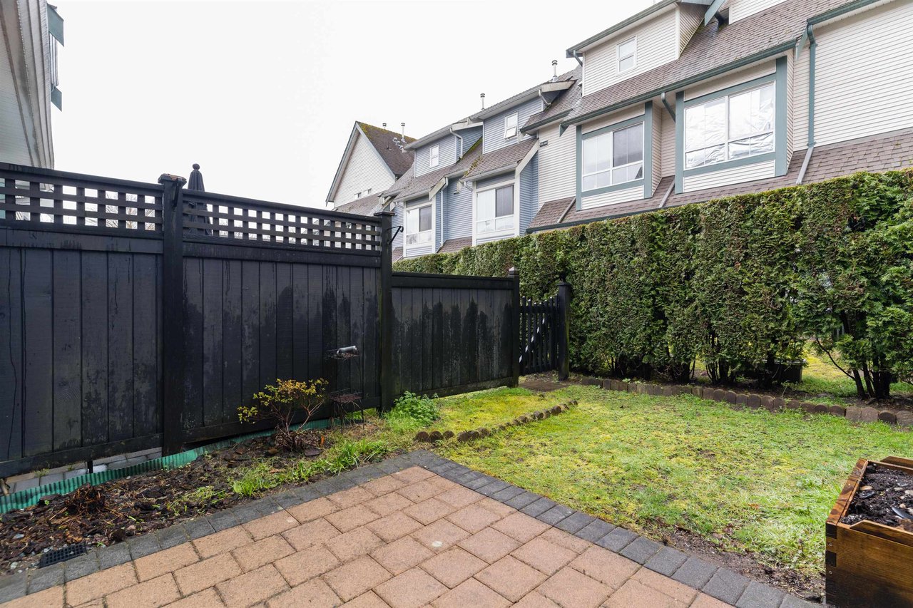 7469 Magnolia Terrace