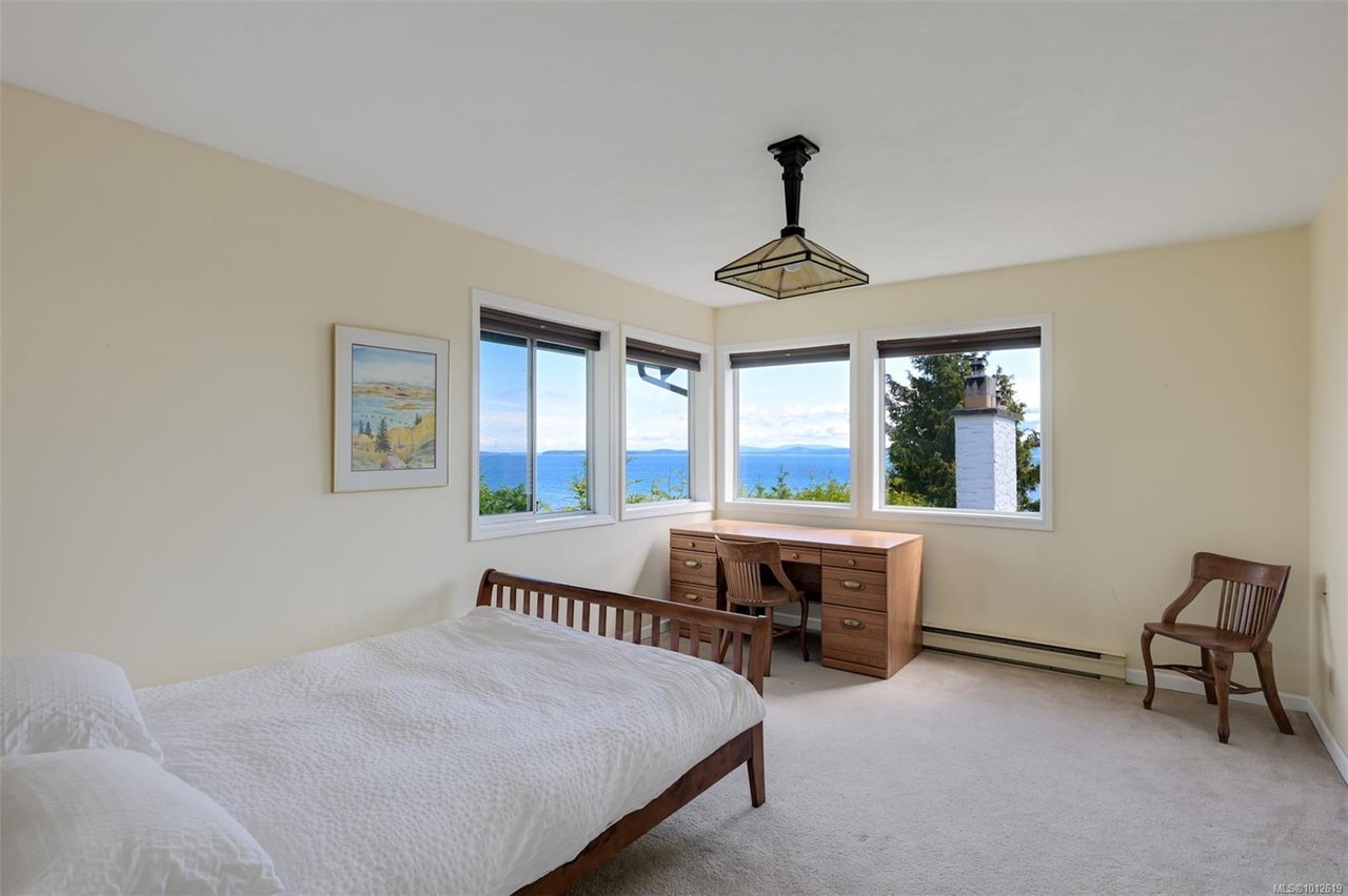 4955 Cordova Bay Rd