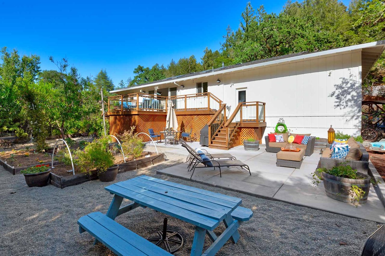 60 Oak Grove Avenue, Woodacre