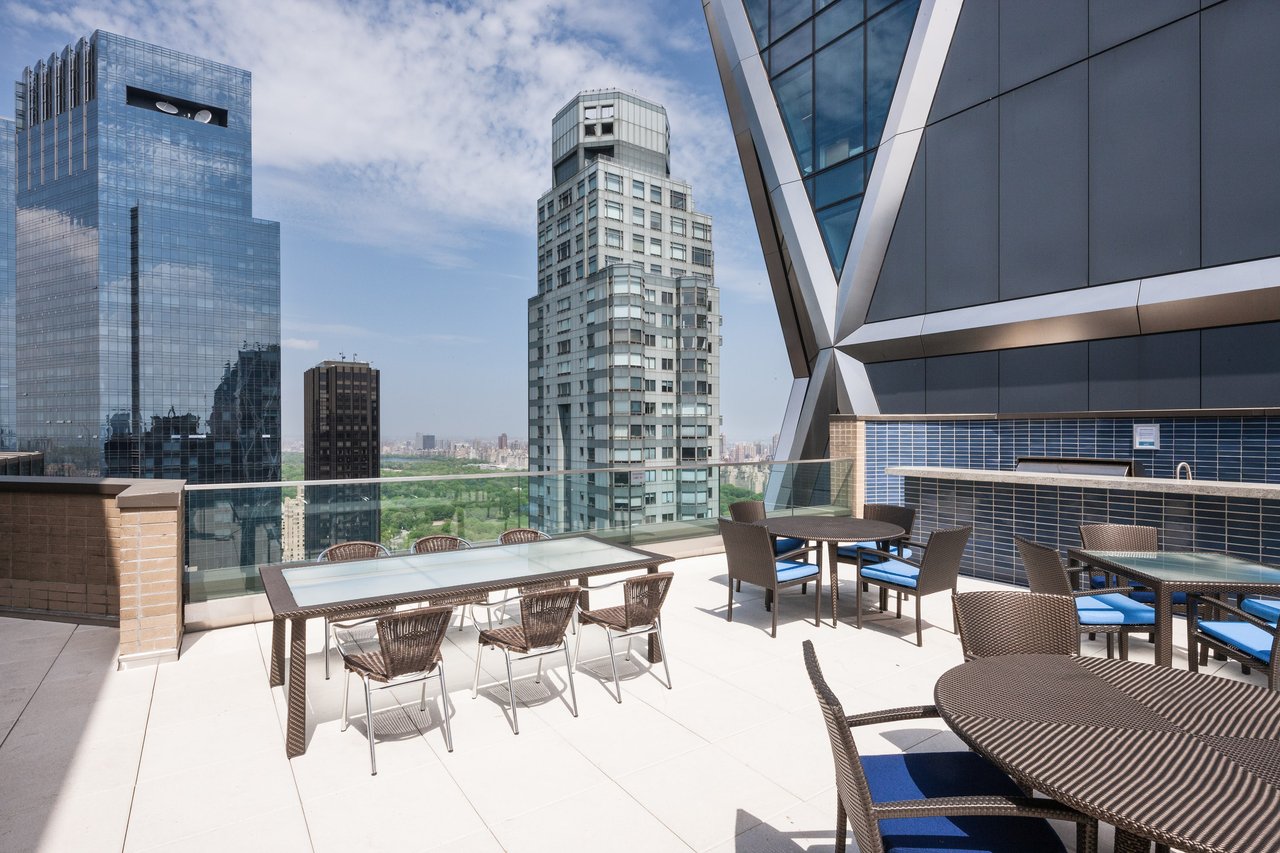 322 West 57th St, #40M