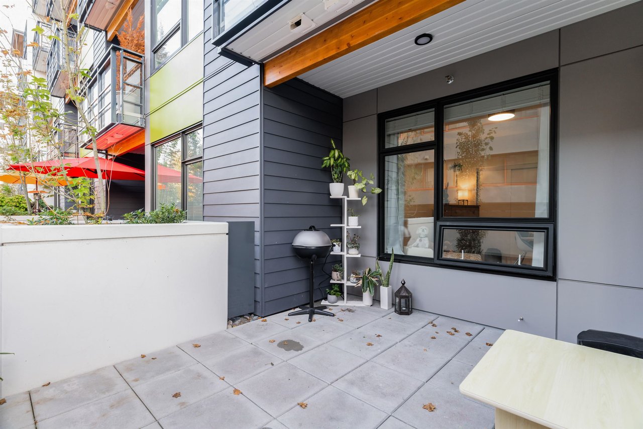 101-3018 St George St