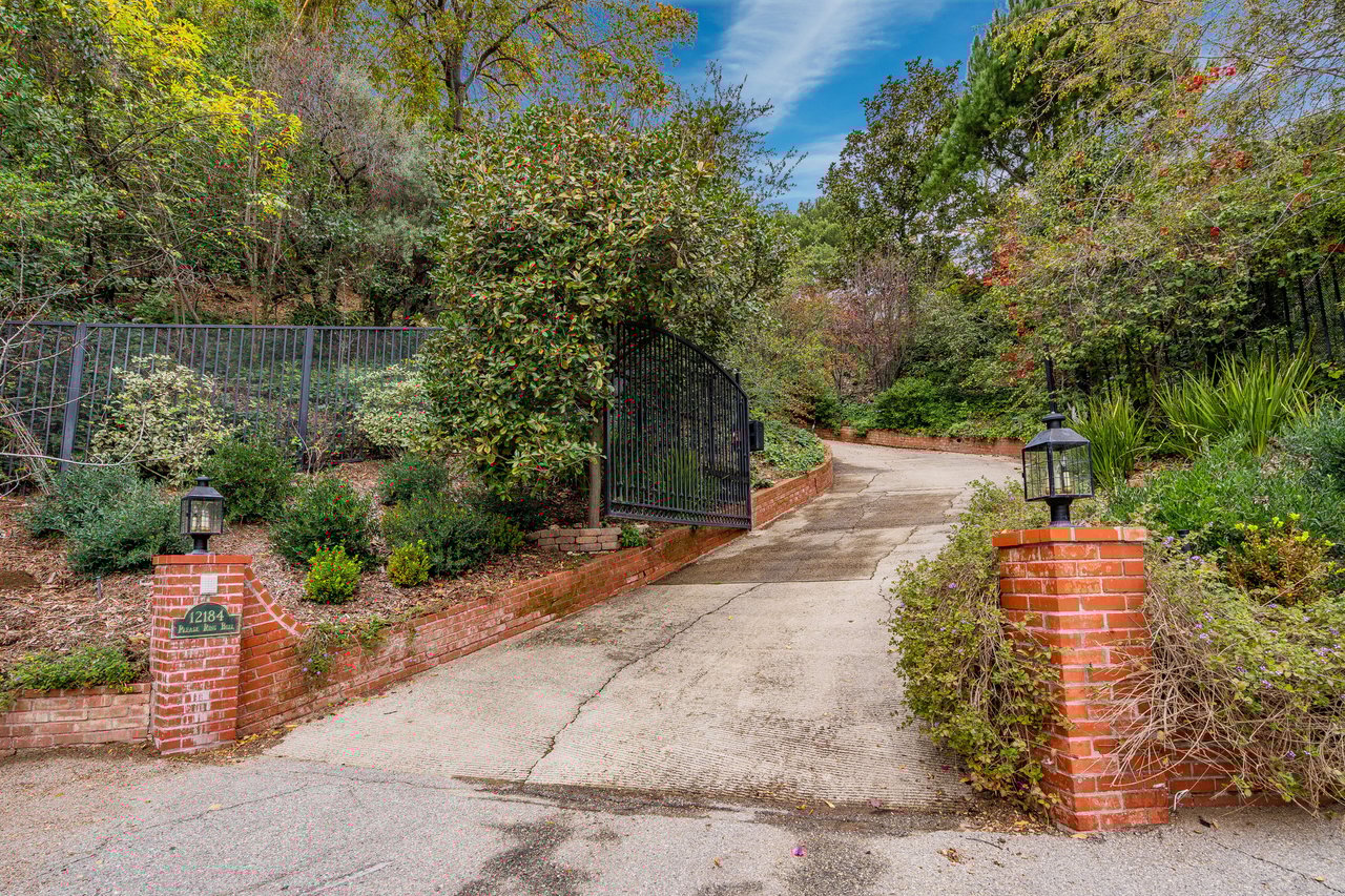 12184 Laurel Terrace Dr