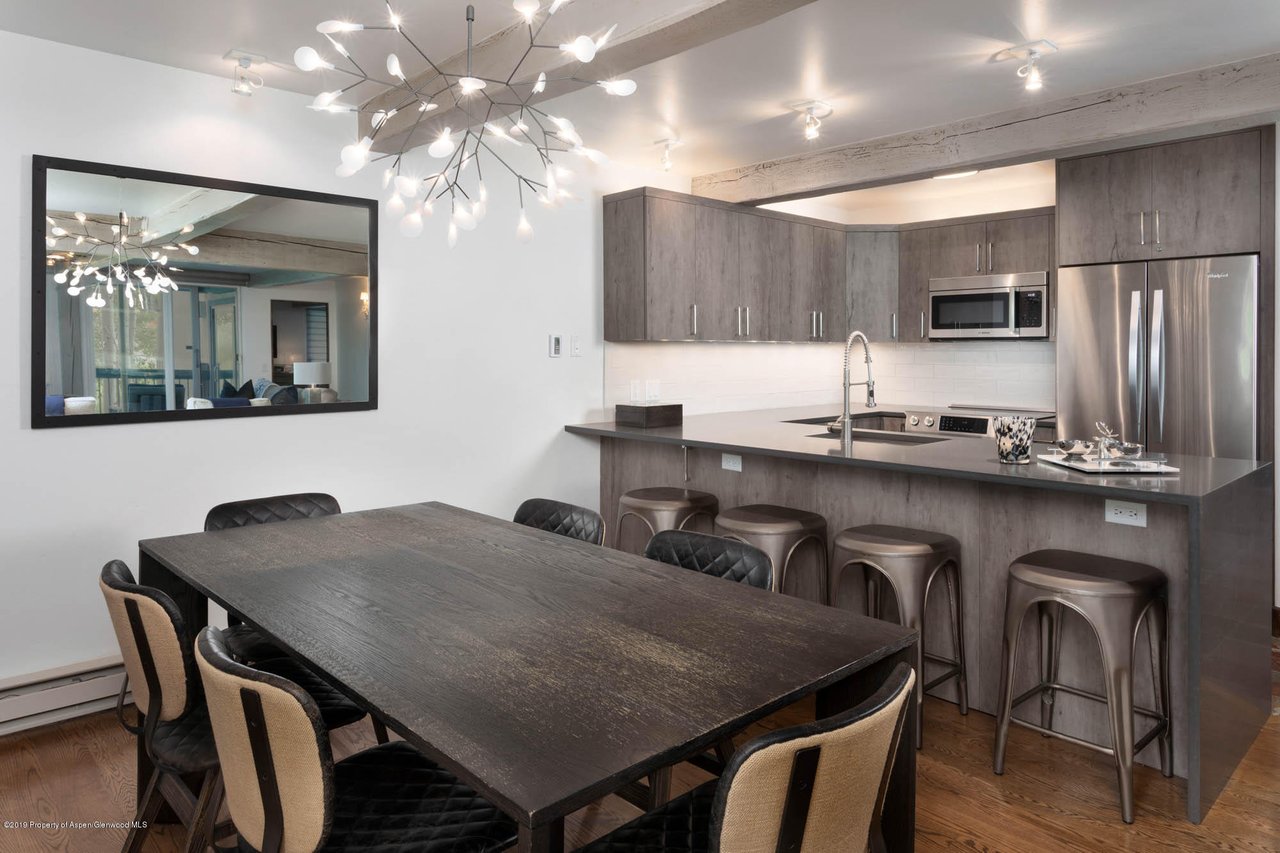 855 Carriage Way #Summit 204