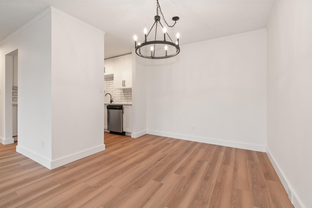 307-9080 Mary St