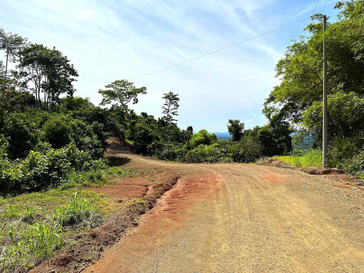 2 Acres Property with 360 Panoramic Views!