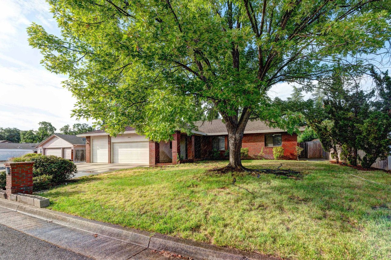 549 Country Oak Dr