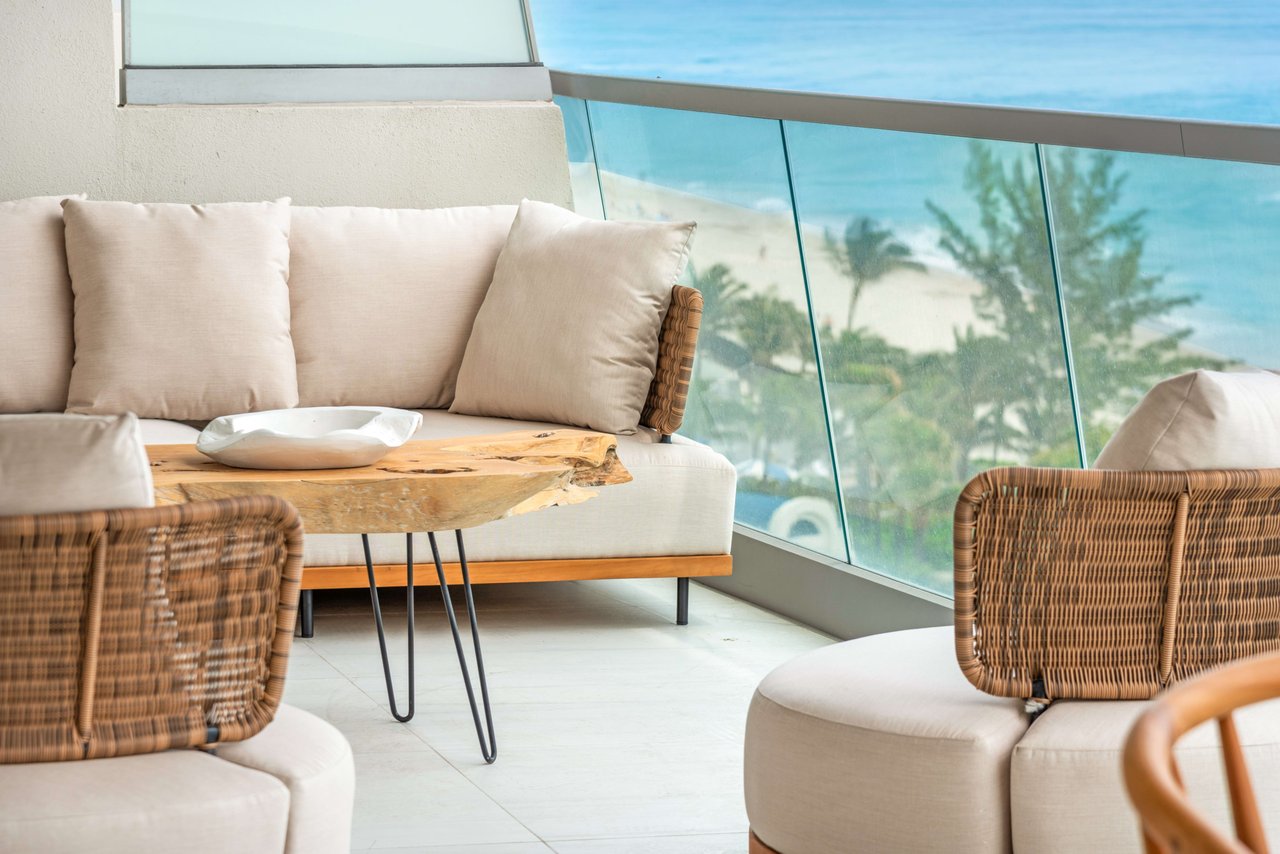 18501 Collins Ave Unit: 703