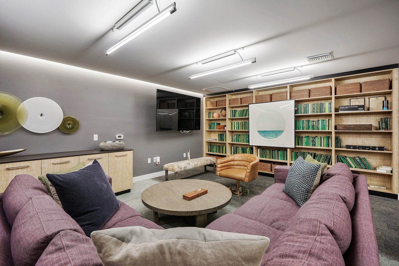 Knox Unit 215