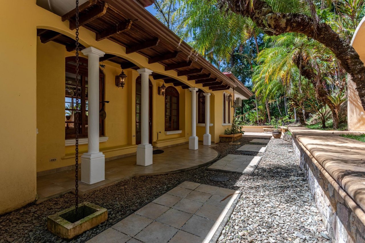 Private Ocean View Estate, Dominical, Puntarenas