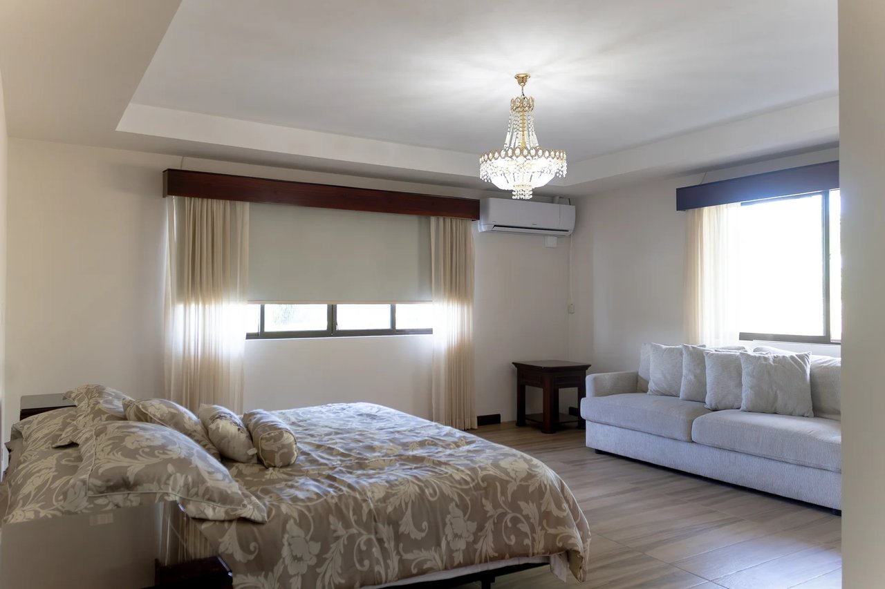 Dual Luxury Homes Estate, Heredia