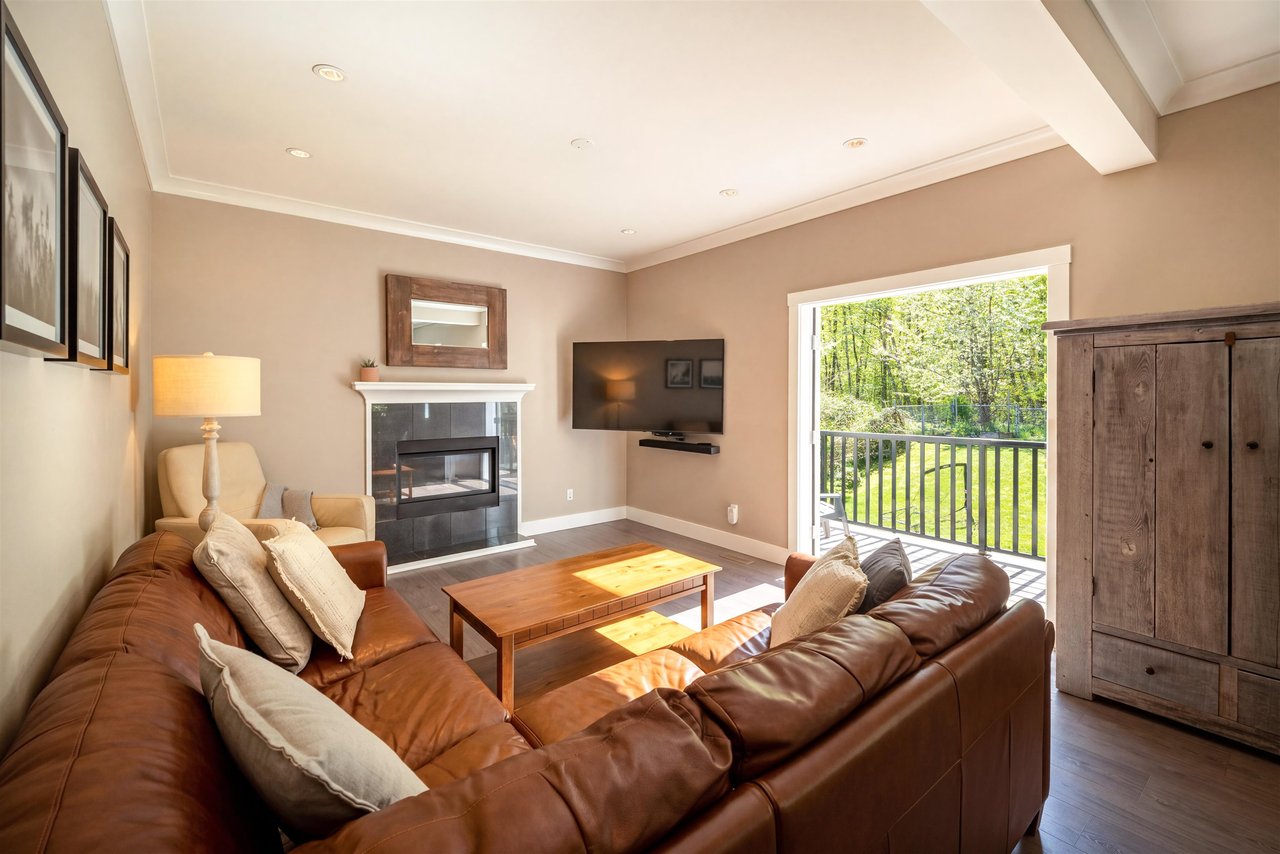 1422 Maple Cres