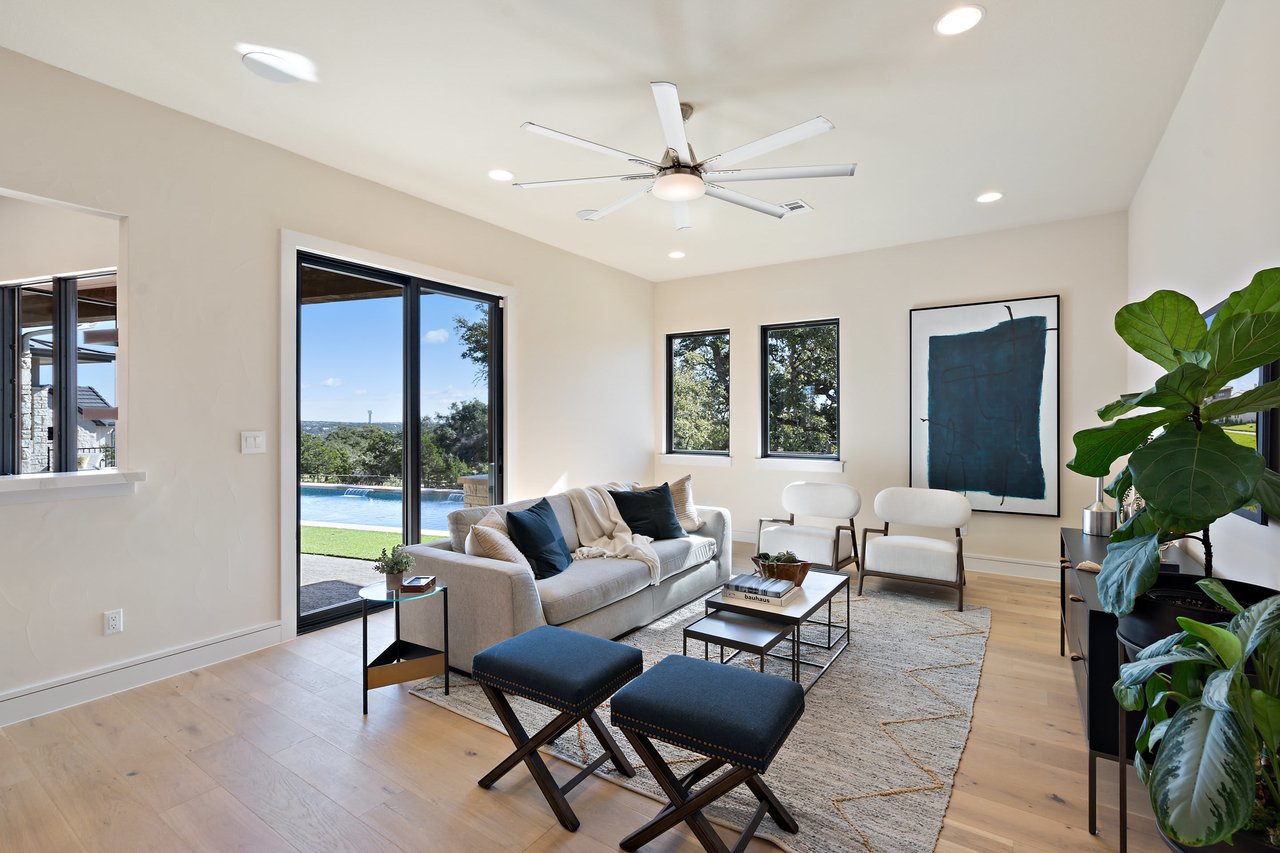 Bee Caves Single Story with Air Conditioned 2nd 2-Car Garage/ADU