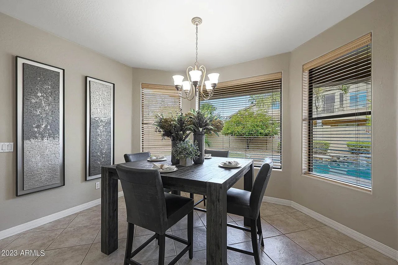 928 E Nolan Pl