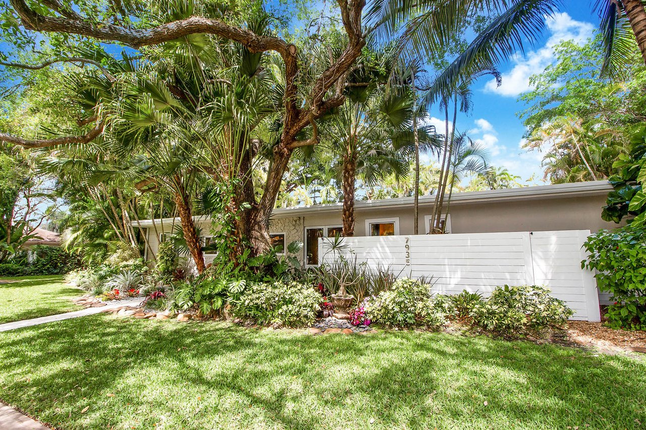 Coconut Grove Living in Family Friendly 33156