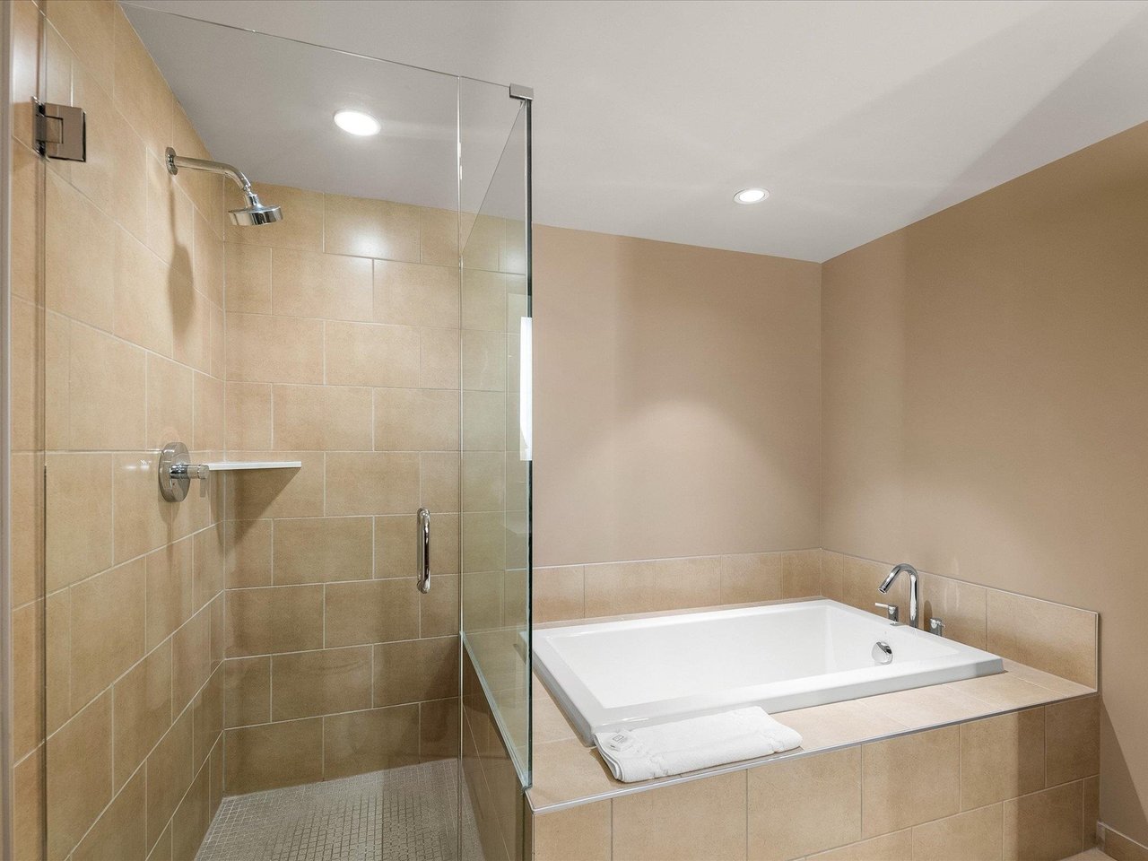 211D-2020 London Lane