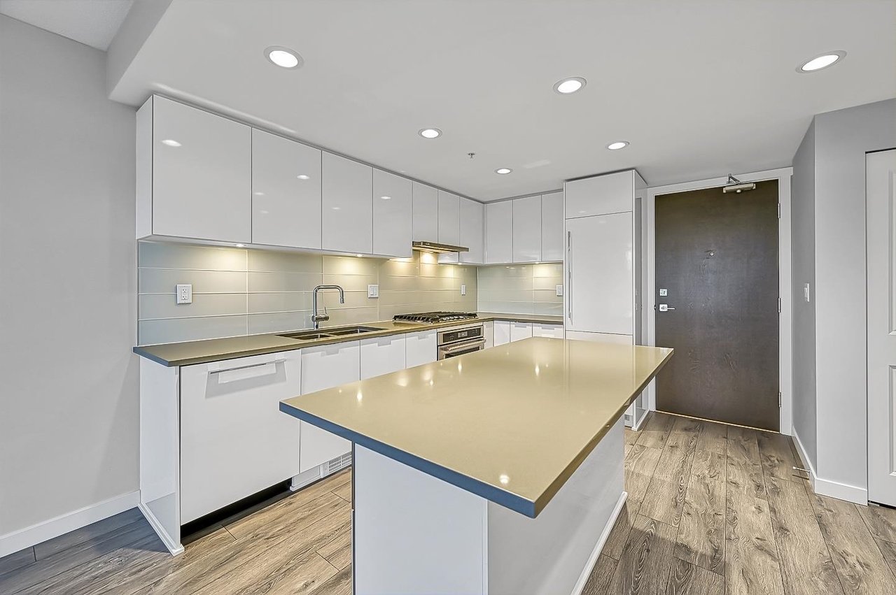403-2388 Madison Ave