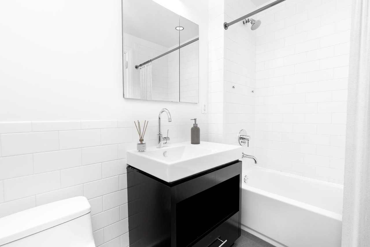 554 West 54th Street, Apt 27-E