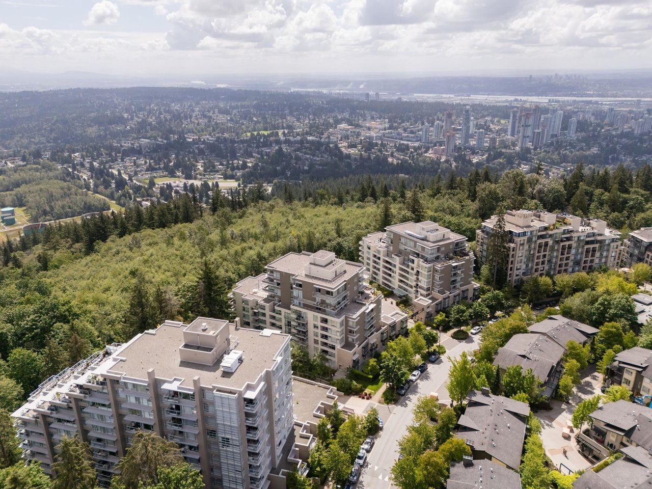 606-9288 University Cres