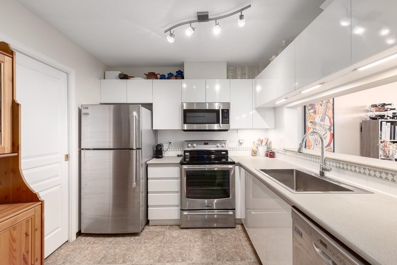 408-8460 Jellicoe St