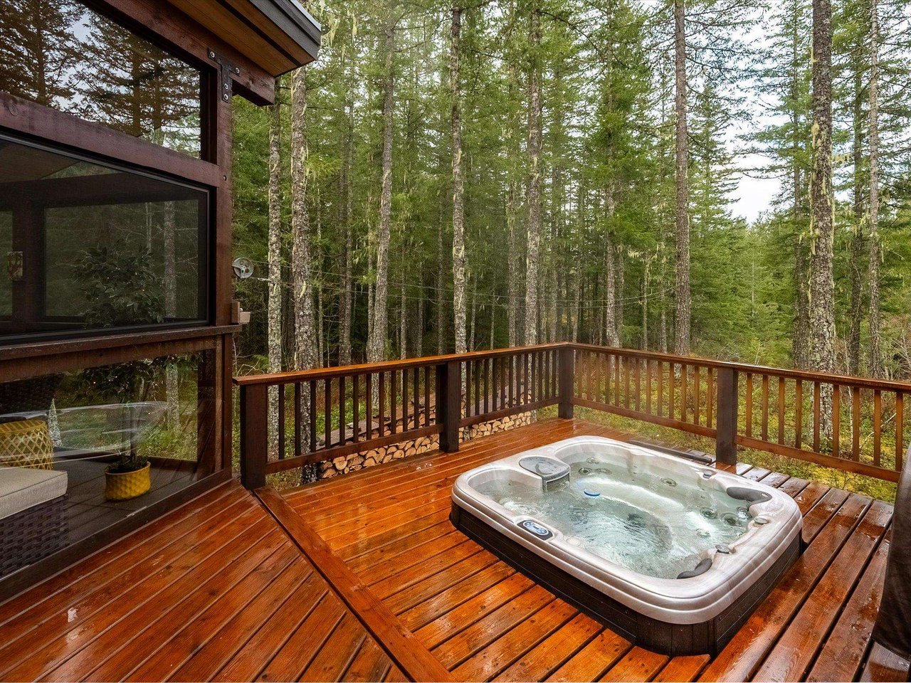 4 Ridge Dr