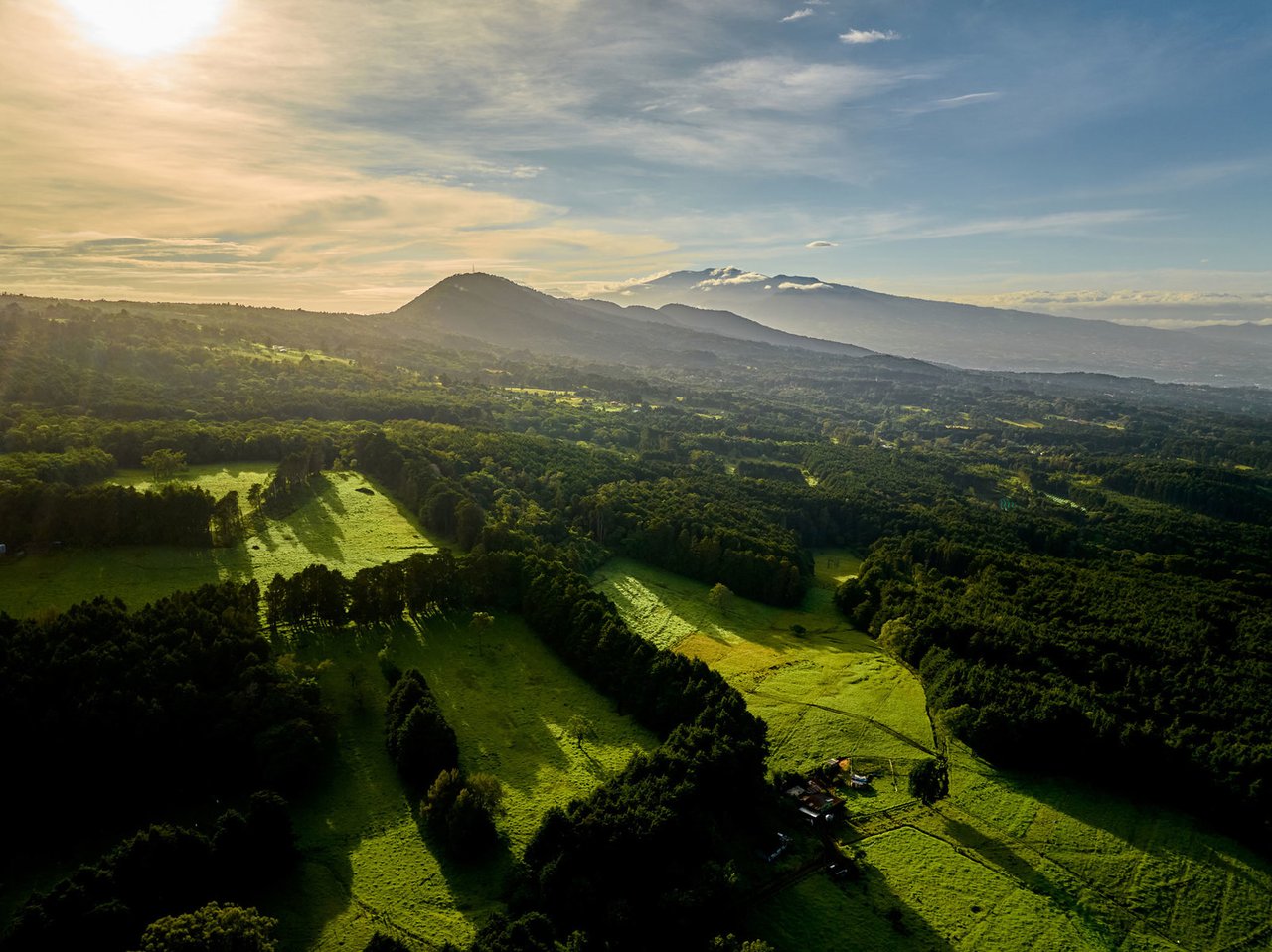 Vast Mountain Farm Acreage, Heredia