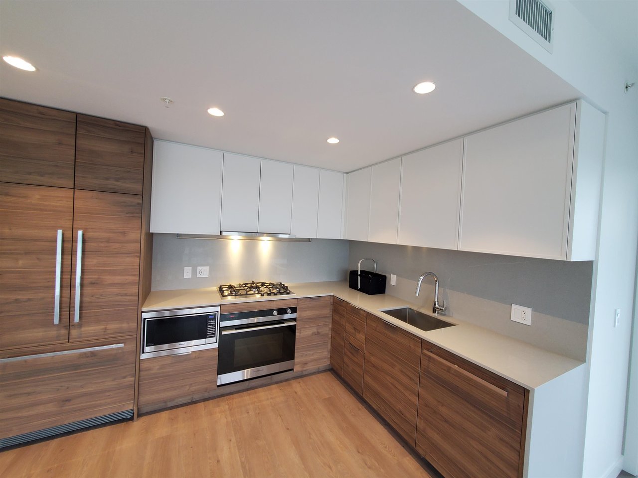 602-1045 Austin Ave