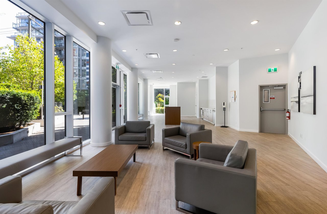 518-38 W 1st Ave