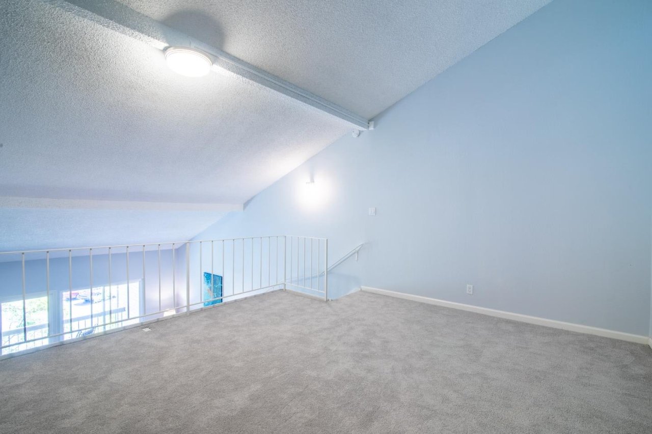 707 Fathom Dr, Unit 203