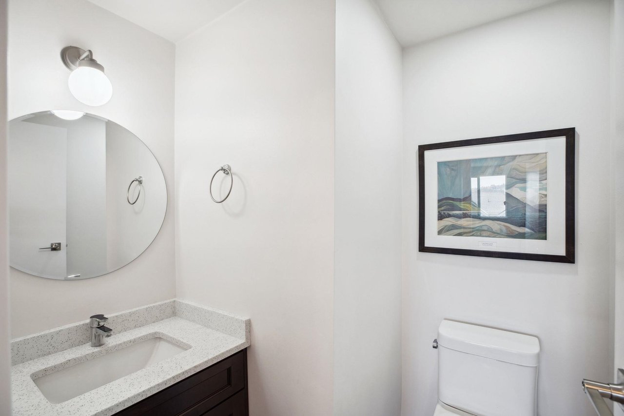 205-371 Ellesmere Avenue, Burnaby