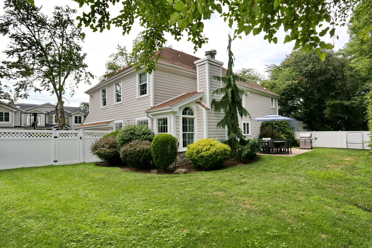 19 Highland Ave