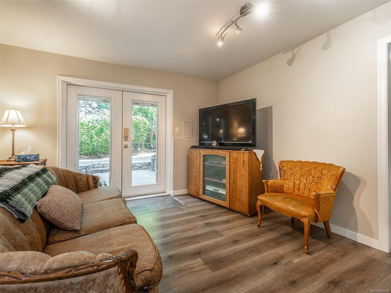 1238 Garry Oak Pl