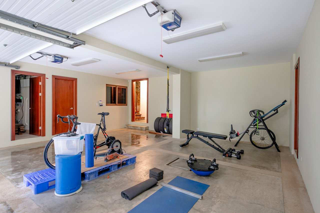 Modern Single Level Residence, Escazu, San Jose