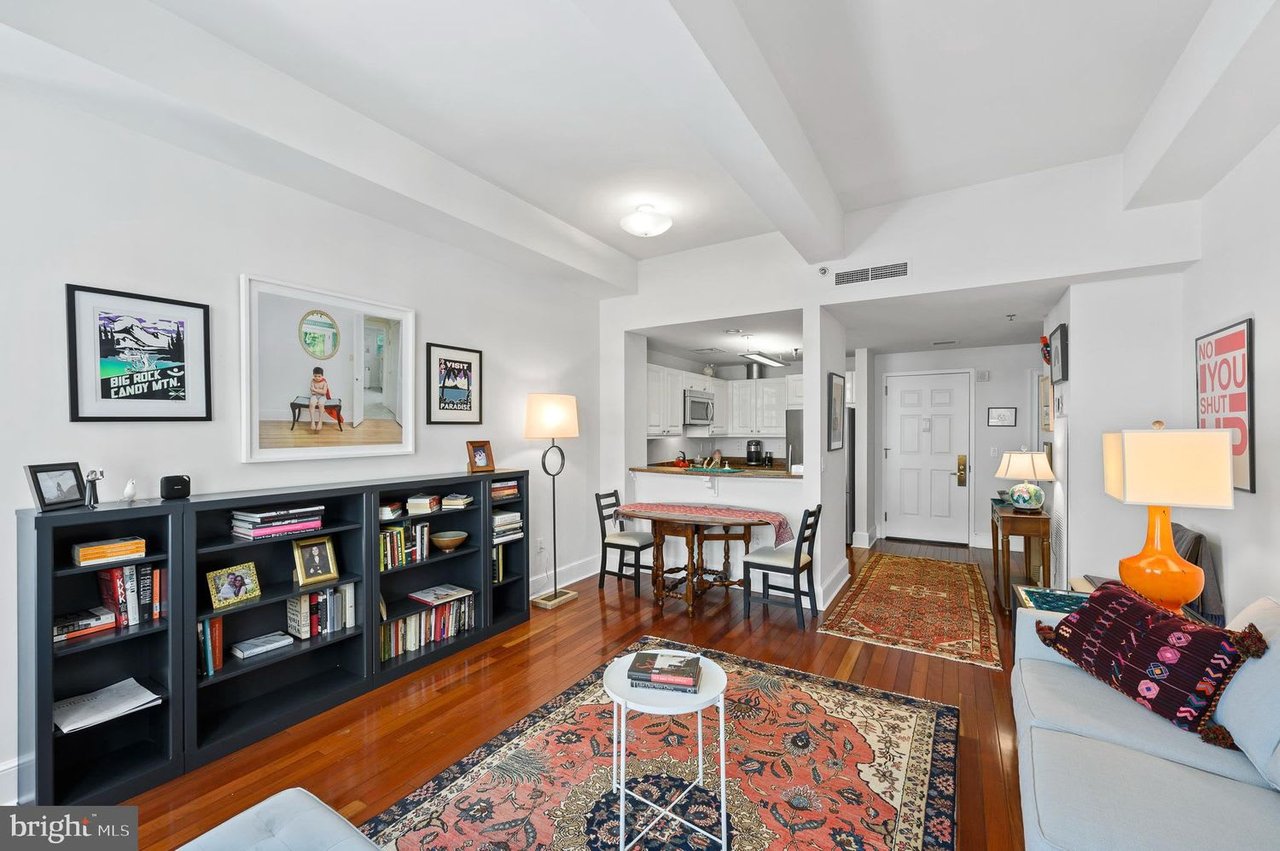 1500 Chestnut St, #6G