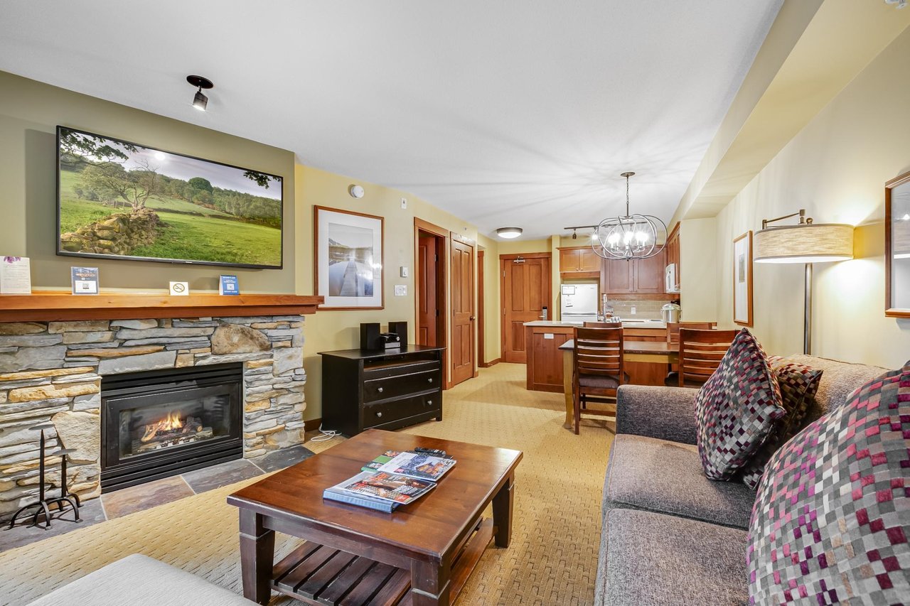 404 G4-4653 Blackcomb Wy