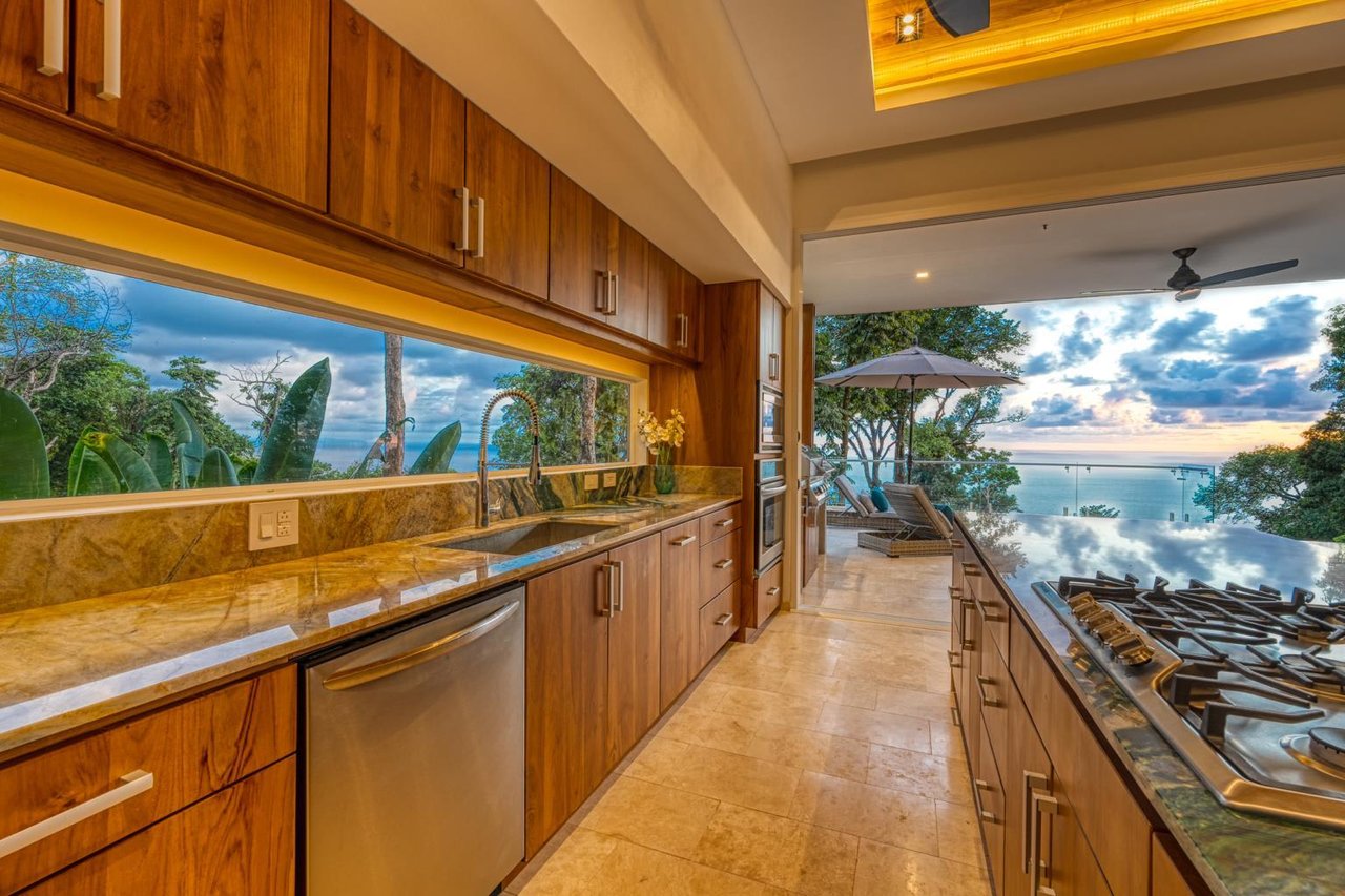 Modern Tropical 4 Bedroom Ocean View in Gated Community