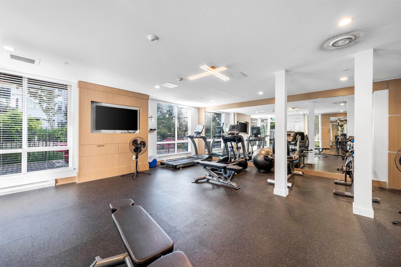 105-707 Como Lake Ave
