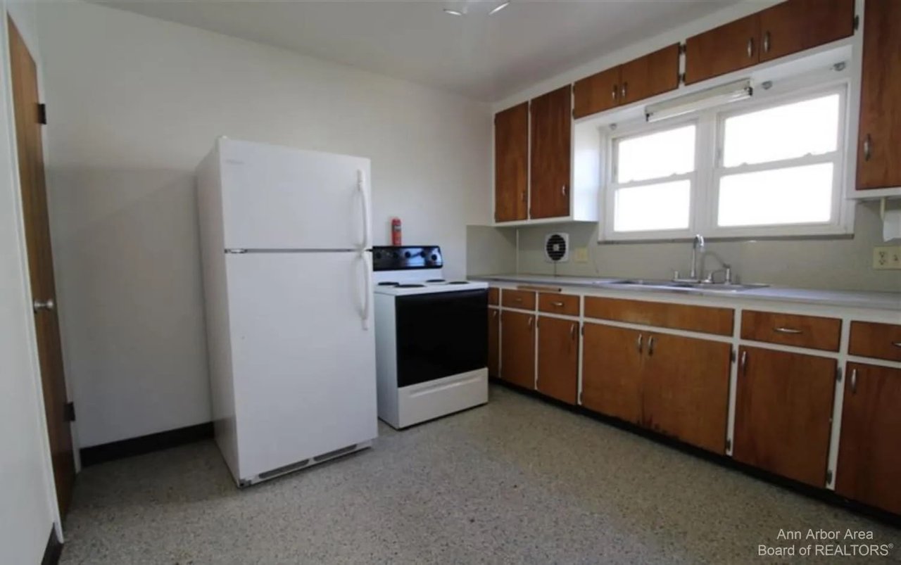 1714 Jackson Ave, Ann Arbor, MI 48103