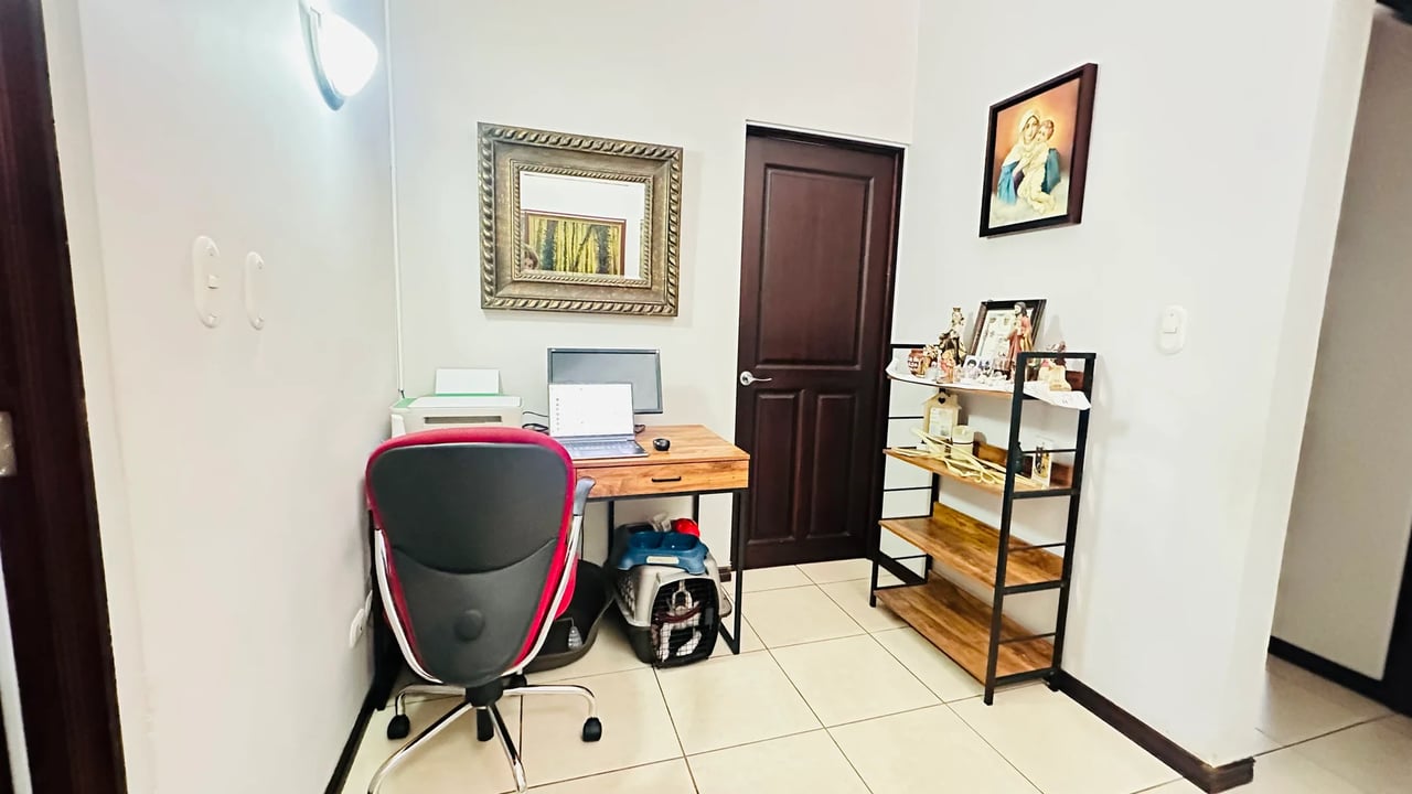 Colonial Style Gated Condo, Curridabat, San Jose