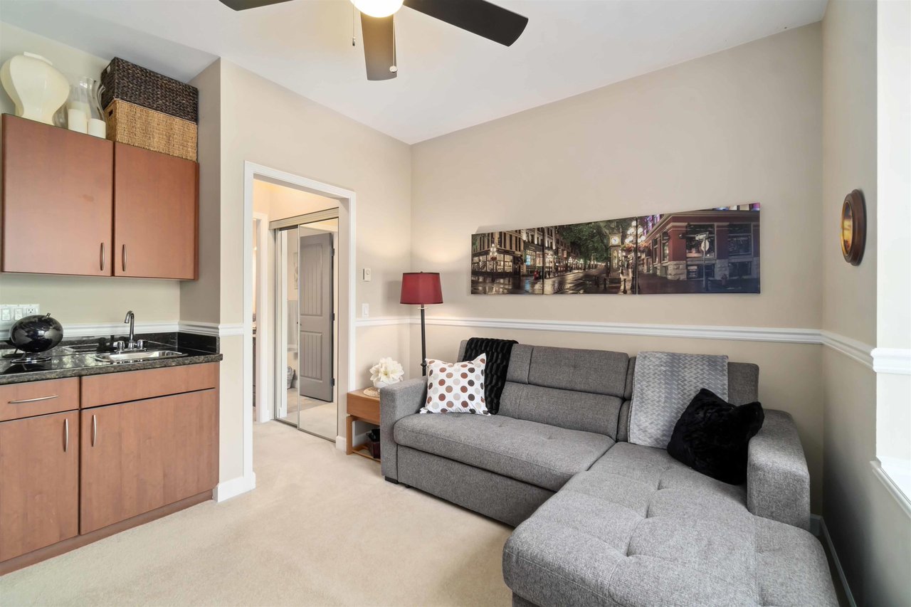 318-990 Adair Ave